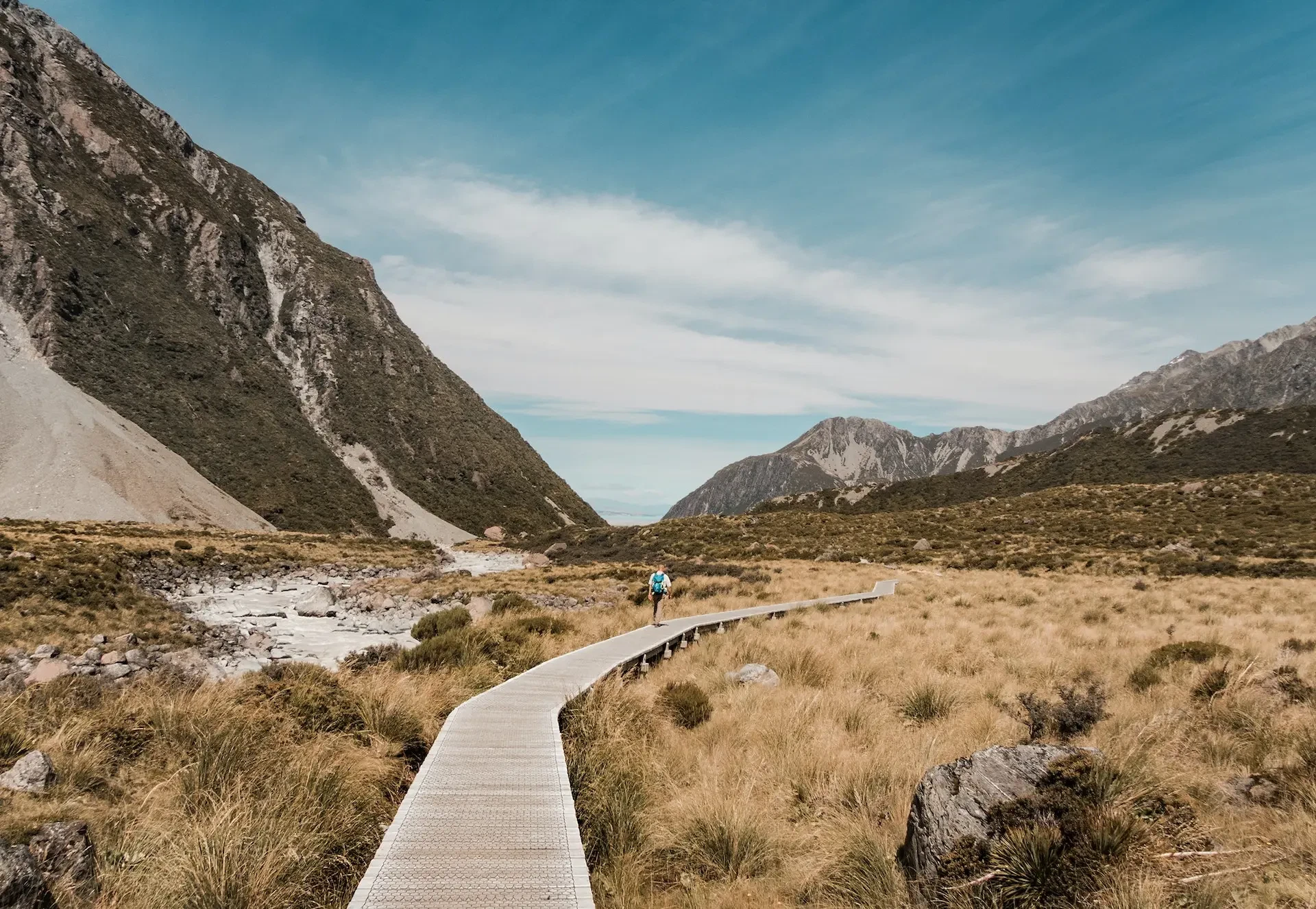 Men Hiking in Merino wool base layer